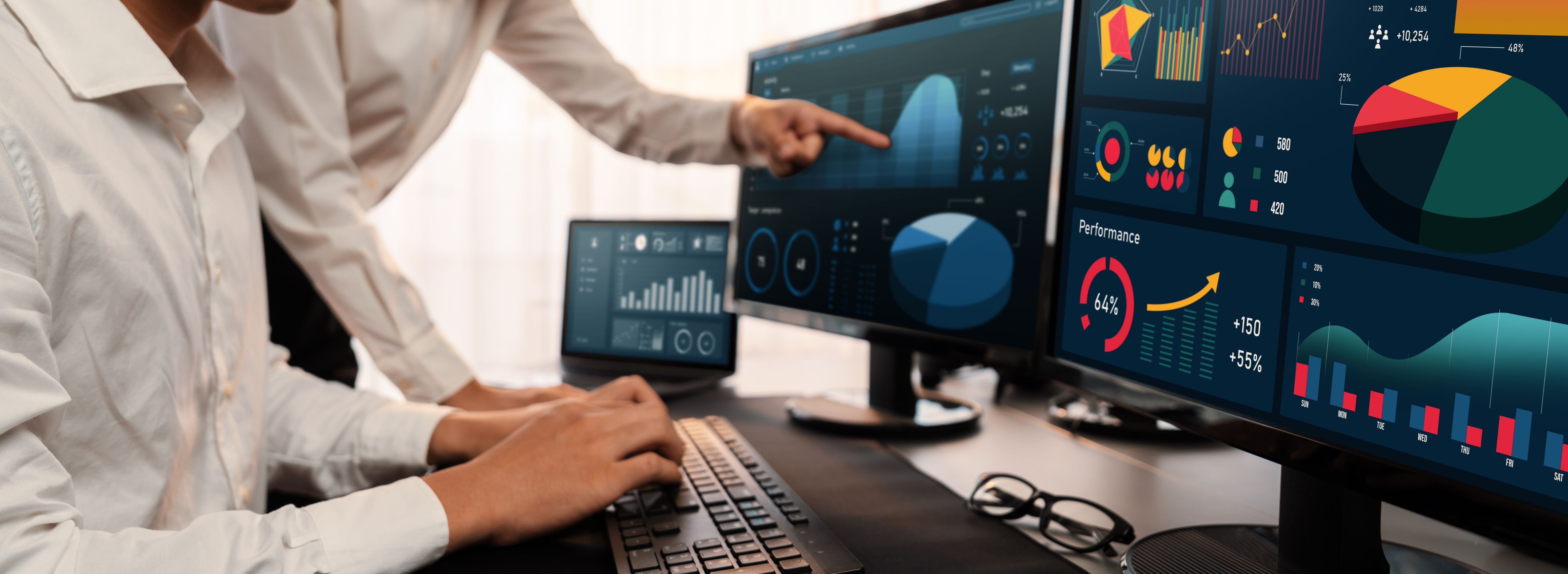 analyst-working-data-analysis-bi-dashboard-computer-monitor-business-team-analyzing-financial-data-by-fintech-corporate-office-business-marketing-strategy-planning-trailblazing (1)